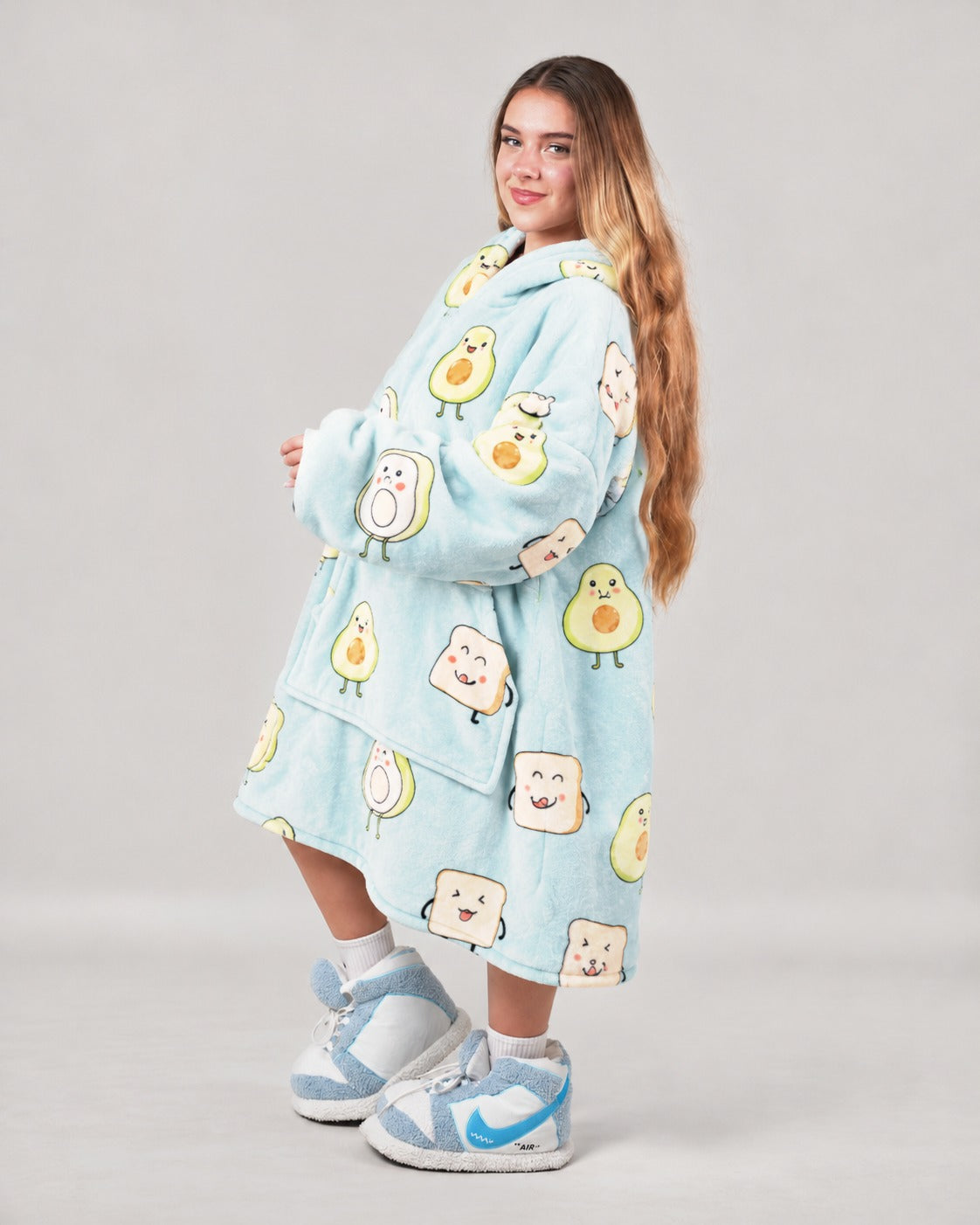 Cozy Avotoasty hoodie blanket in avocado print light blue, Detail View - Cozify Lebanon