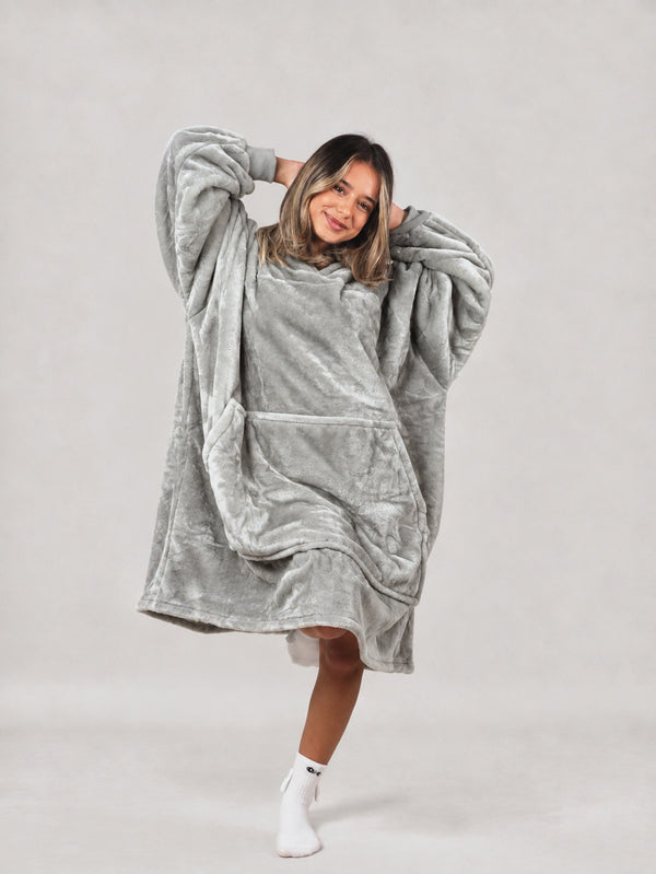 Cozy Smokey 💨 – Oversized Hoodie Blanket
