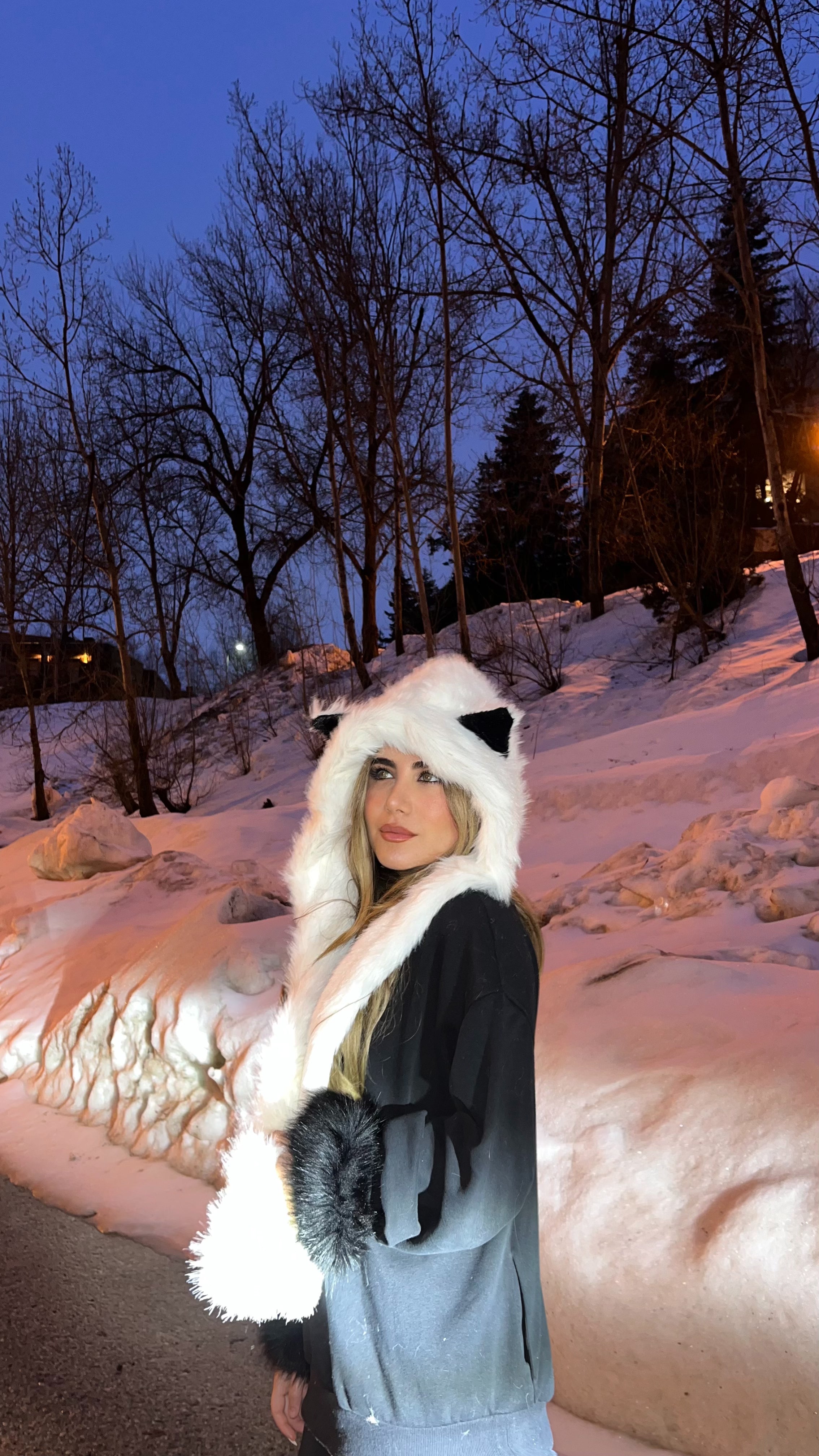 Snow Baby hooded scarf in white, Detail View - Cozify Lebanon