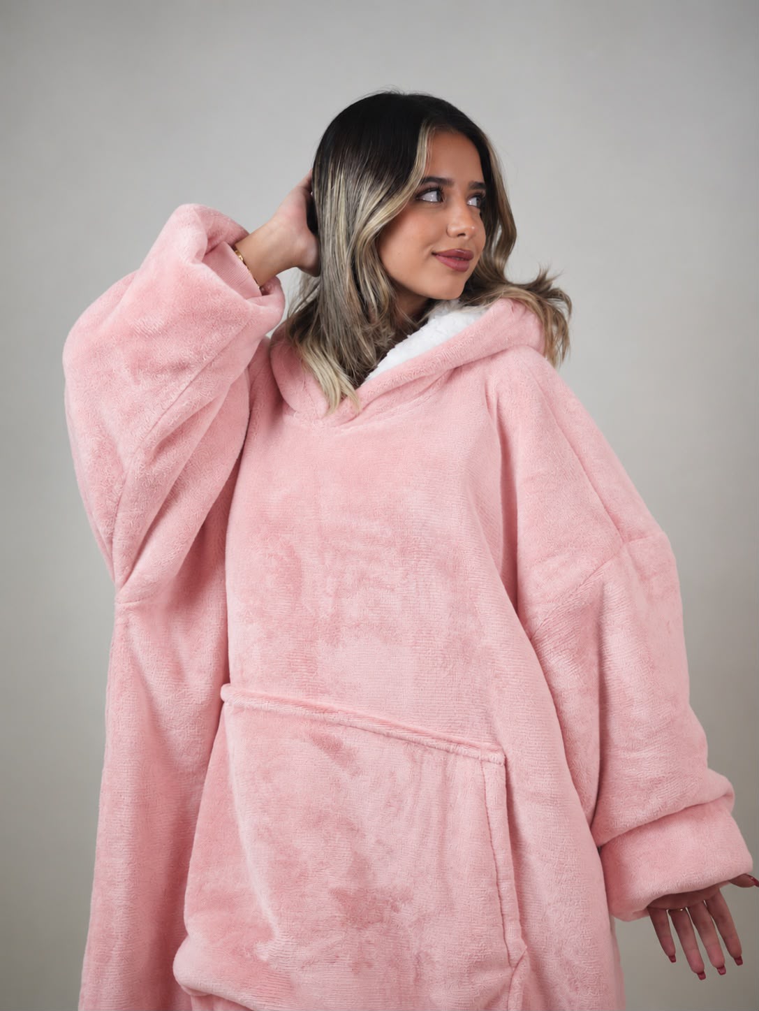 Cozy Pink hoodie blanket in blush pink, Detail View - Cozify Lebanon