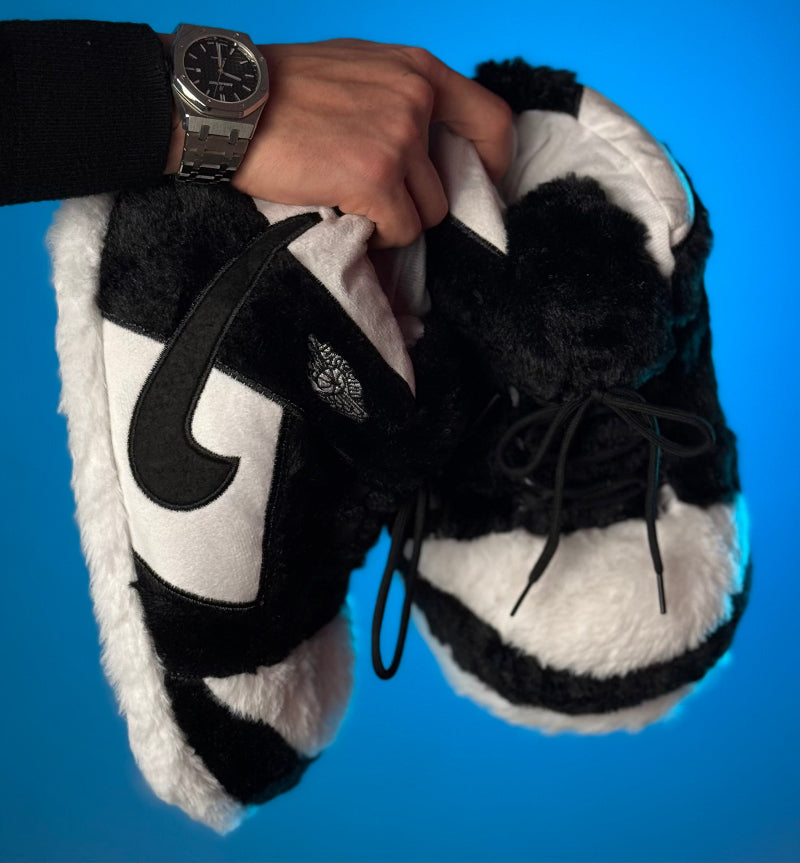 Cozy Black Edition cloud slippers in black - Cozify Lebanon