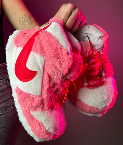 Cozy Candy Edition – Fluffy Cloud Slippers