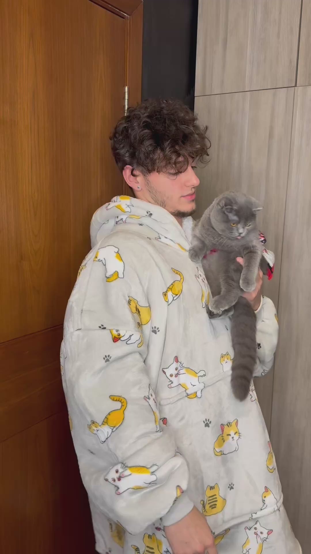 Cozy Meow Oversized Hoodie Blanket Video - Cozify Lebanon